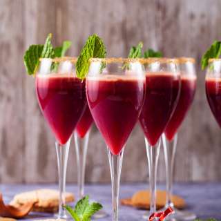 Easy And Festive Pomegranate Mocktail Drinks
