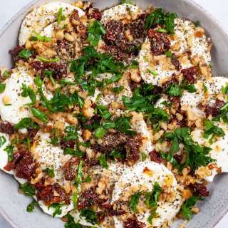 Mozzarella And Sun-Dried Tomato Appetizer