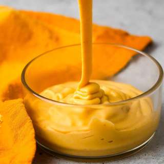Creamy Vegan Nacho Cheese Sauce 