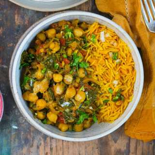Chana Palak (Vegan Spinach Chickpea Curry)