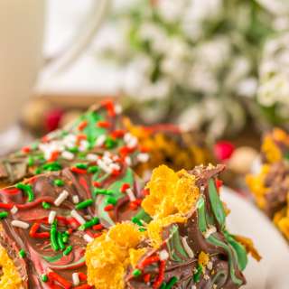 Easy Christmas Cornflake Brittle