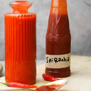 Sriracha Sauce (This Easy Recipe Nails It!)