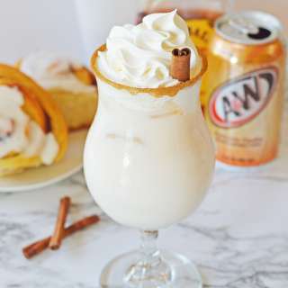 Cinnamon Roll Cocktail