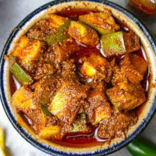 Avakaya Pachadi (Andhra Mango Pickle)