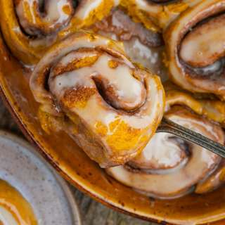 Easy Vegan Pumpkin Cinnamon Rolls