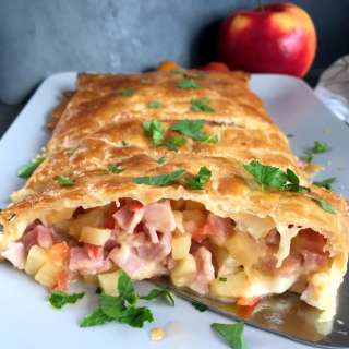 Ham and Chese Puff Pastry with Apples