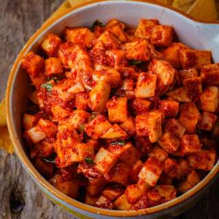 Kkakdugi (Vegan Radish Kimchi) Recipe