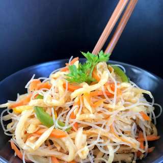 Funchoza - Delicious Cellophane Noodle Salad (Фунчоза)