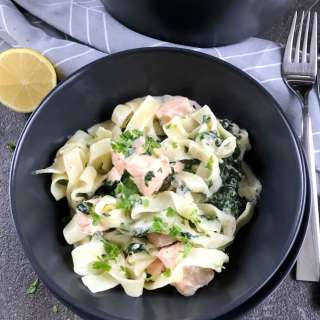 Creamy Spinach Salmon Pasta