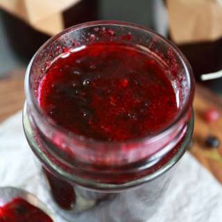 No-Cooking, No-Canning Black Currant Jam