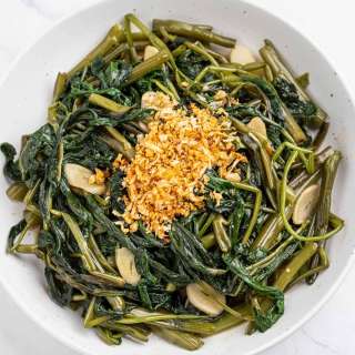 Rau Muống (Stir Fried Morning Glory with Garlic)
