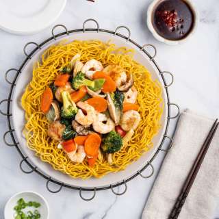 Crispy Pan Fried Noodles (Mì Xào Giòn)