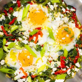 Spinach eggs and garlic