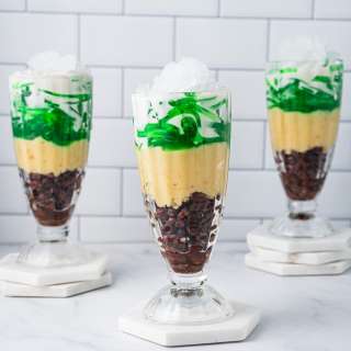 Chè Ba Màu (Vietnamese Three Color Dessert)