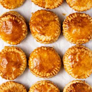 Pâté Chaud (Bánh Patê Sô | Vietnamese Meat Pastry)