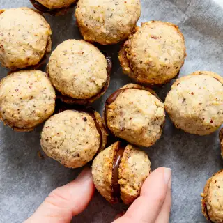 Hazelnut cookies: Italian Baci di Dama