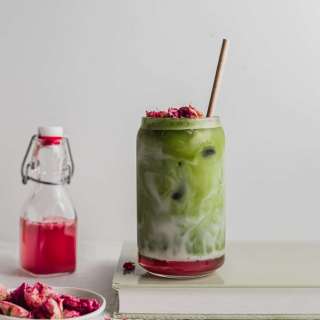 Matcha Rose Latte