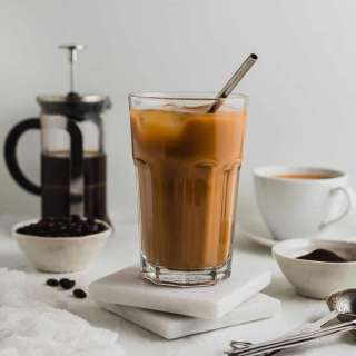 Yuenyueng (Hong Kong Coffee Tea Drink)