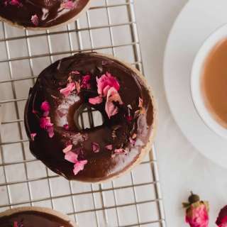 Earl Grey Cake Doughnuts