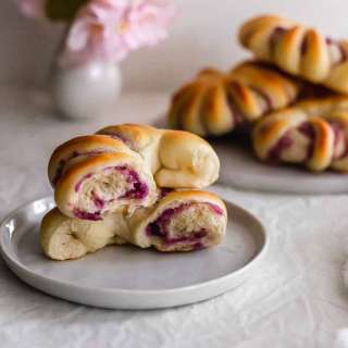 Mini Wool Bread Buns with Purple Sweet Potato