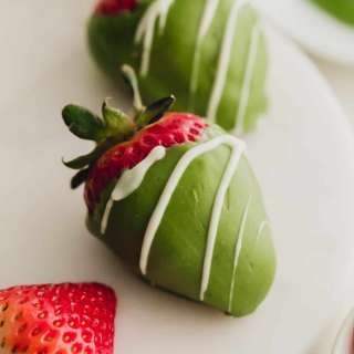 Matcha Chocolate Covered Strawberries