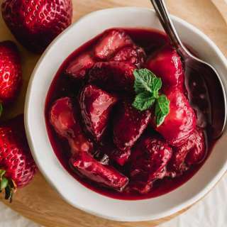 Quick & Easy Roasted Strawberries (2 Ingredients)