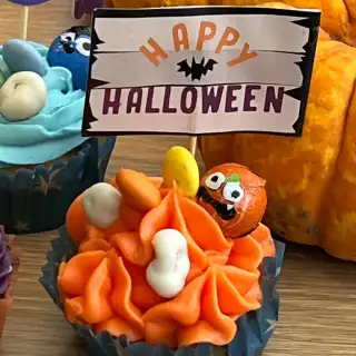 Air Fryer Easy Halloween Cupcakes