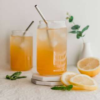 Iced Peach Green Tea Lemonade (Starbucks Copycat)