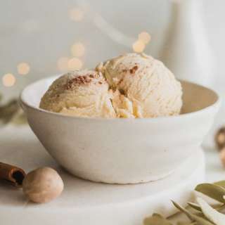 Creamy Eggnog Ice Cream