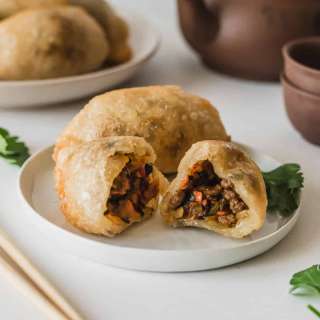 Ham Sui Gok 咸水角 (Fried Glutinous Rice Dumplings)