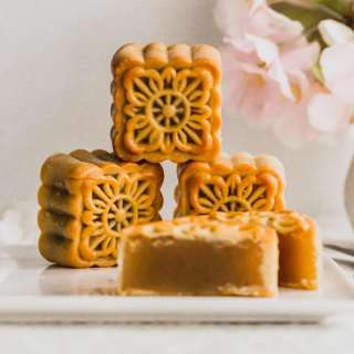 Mini Cantonese-Style Mooncakes