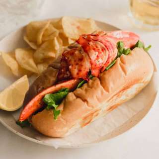 Lobster Roll (Connecticut-Style)