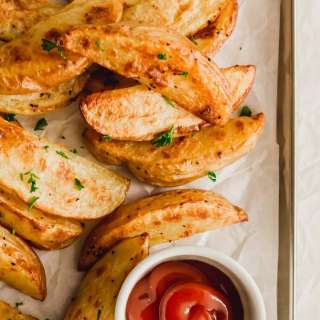Crispy Baked Potato Wedges