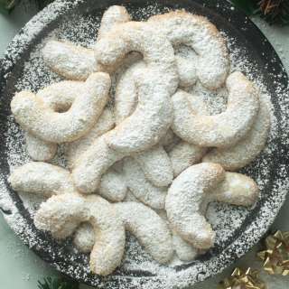 Vanilla kipferl | Viennese Crescents