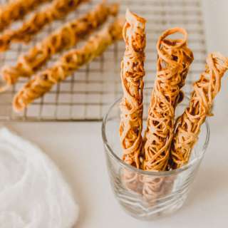 Chinese Crispy Egg Roll Biscuits