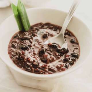 Pulut Hitam (Black Sticky Rice in Coconut Milk)