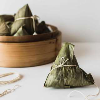 Cantonese-Style Sticky Rice Dumplings