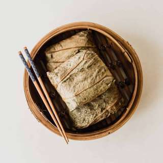 Lo Mai Gai 糯米雞 (Chinese Sticky Rice in Lotus Leaf)