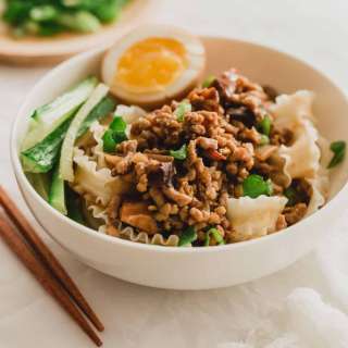 Taiwanese Braised Minced Pork Noodles (Rou Zhao Mian)