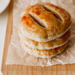 Wife Cakes (老婆餅)