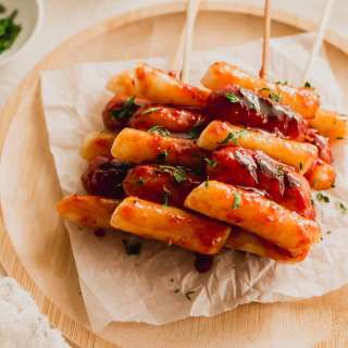 Sotteok (Skewered Korean Rice Cakes with Sausages)