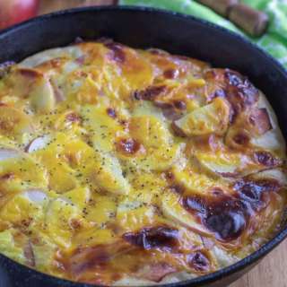 Deep Dish Breakfast Pizza