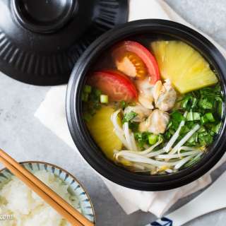 Sweet and Sour Clam Soup (Canh ngao chua)