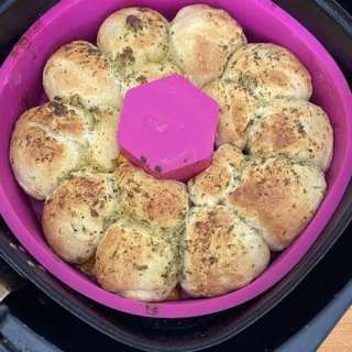 Bread Machine Garlic Bread Pull Apart Rolls