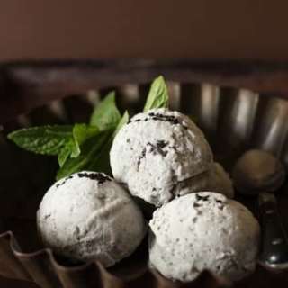 Toasted Black Sesame Frozen Yoghurt