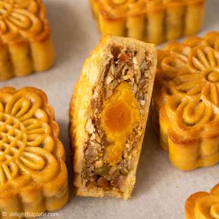 Traditional Mooncakes with Mixed Nuts