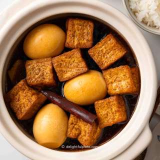 Braised Tofu and Eggs with Soy Sauce