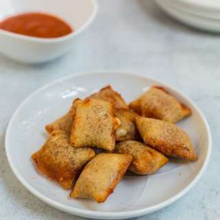 Air Fryer Frozen Pizza Rolls