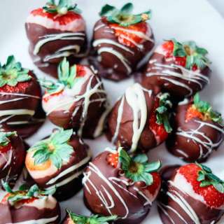 Instant Pot Chocolate Covered Strawberries