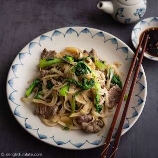 Phở Xào Thịt Bò (Vietnamese Stir-Fried Rice Noodles with Beef)